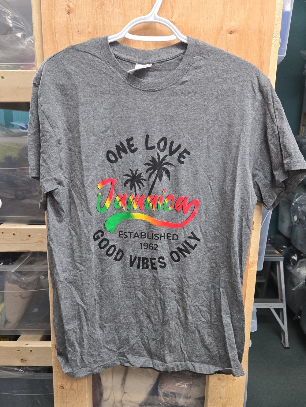 Y & S Size M Heathered Grey Jamaican Themed T-Shirt